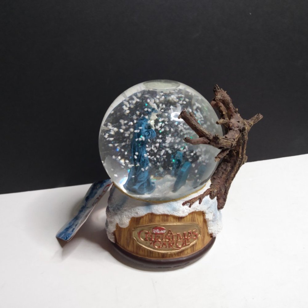 Disney's A Christmas Carol Musical Snowglobe Ghost Of Christmas Yet To Come - Picture 5 of 8